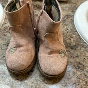 Little girls ankle boots with star cut outs